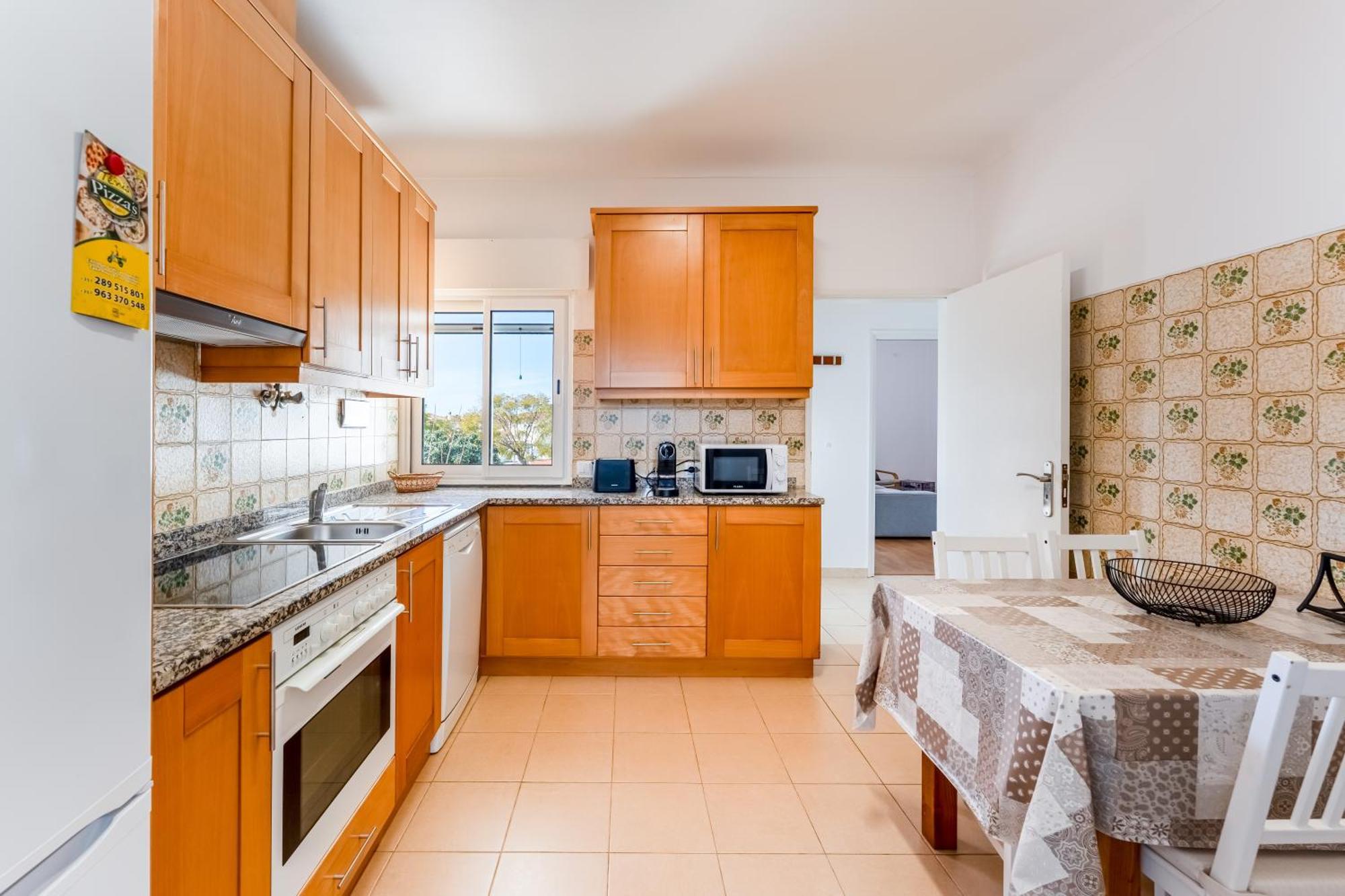 Apartment Sunny 3bdr With Pool In Ferreiras By Lovelystay *
